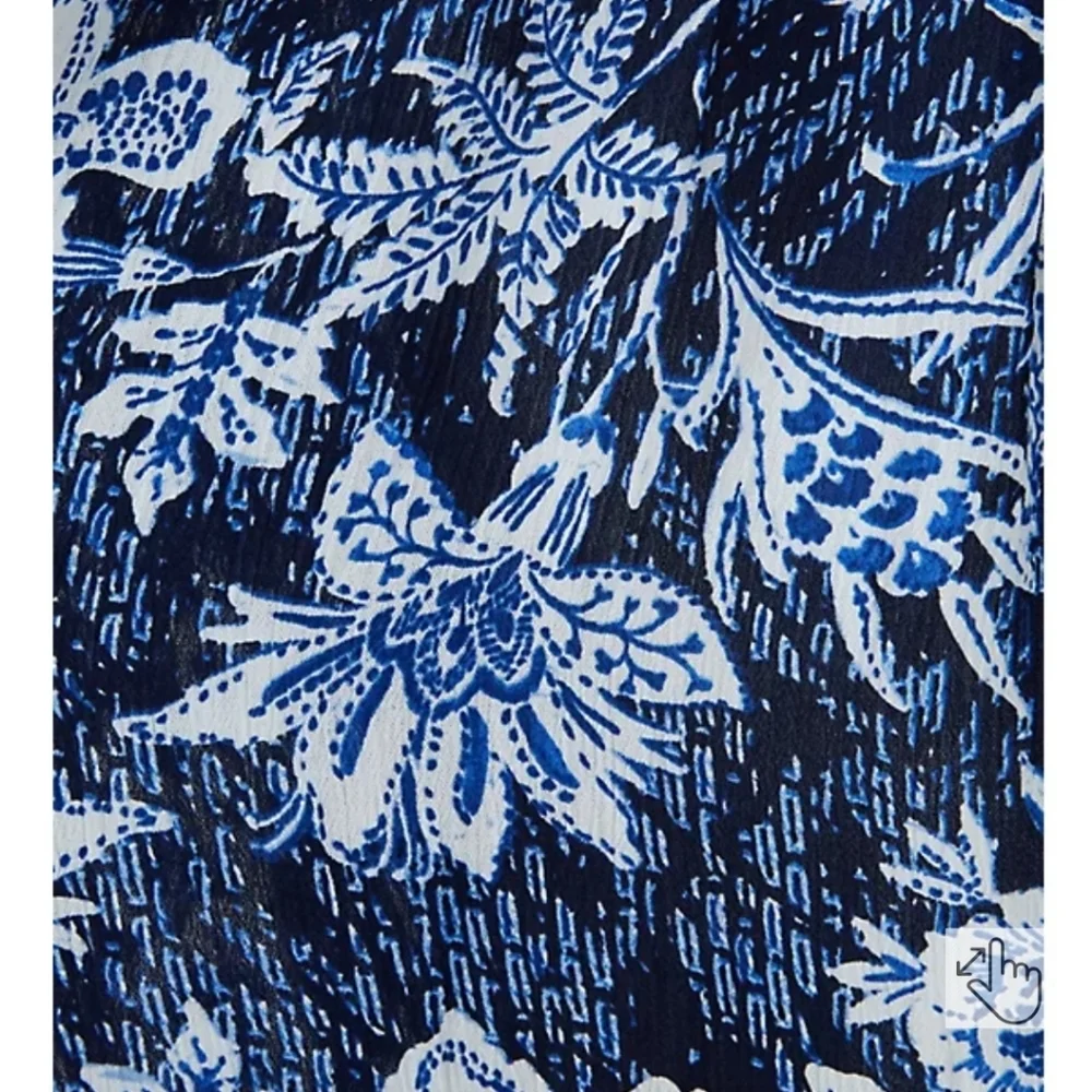 Torrid Summer Navy Floral Crinkled Gauze Hi- Lo Jaftan NWT 00/0 Short Sleeve